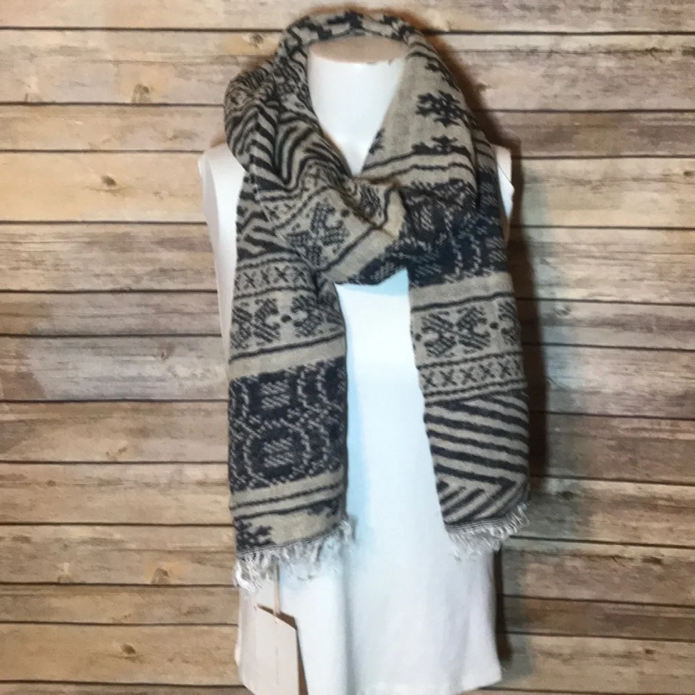 Look by M scarf
